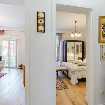 Apartamento Bird Lamp Luxury Bacvice, Split