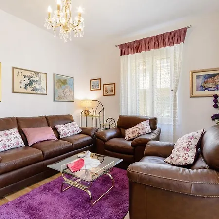 Apartman Bird Lamp Luxury Bacvice, Split