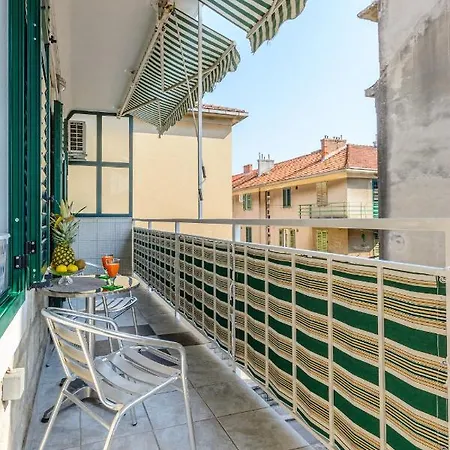 Bird Lamp Luxury Bacvice, 아파트