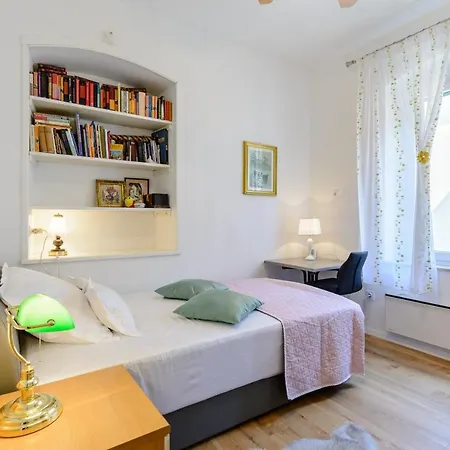 Bird Lamp Luxury Bacvice, 스플리트