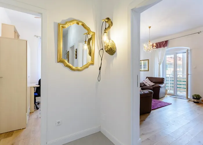 Apartman Bird Lamp Luxury Bacvice, *