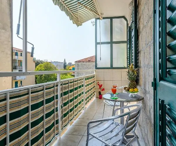 Apartman Bird Lamp Luxury Bacvice, Split