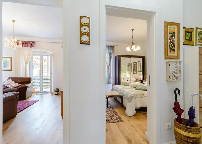 Apartman Bird Lamp Luxury Bacvice, Split