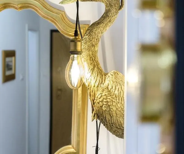 דירה Bird Lamp Luxury Bacvice,