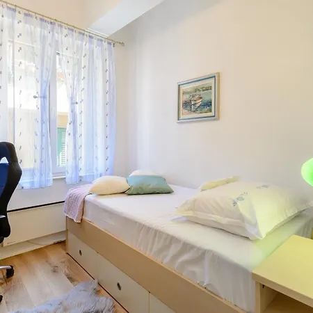 Appartement Bird Lamp Luxury Bacvice, *